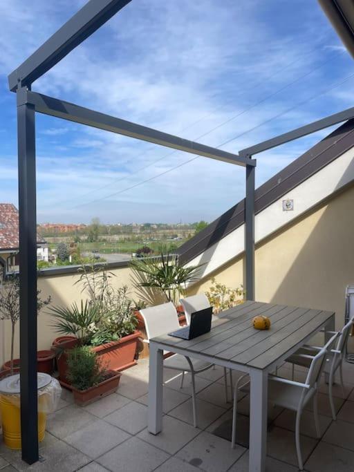 Flat With Terrace Close To Forum And Milanofiori Metro Assago Exterior foto